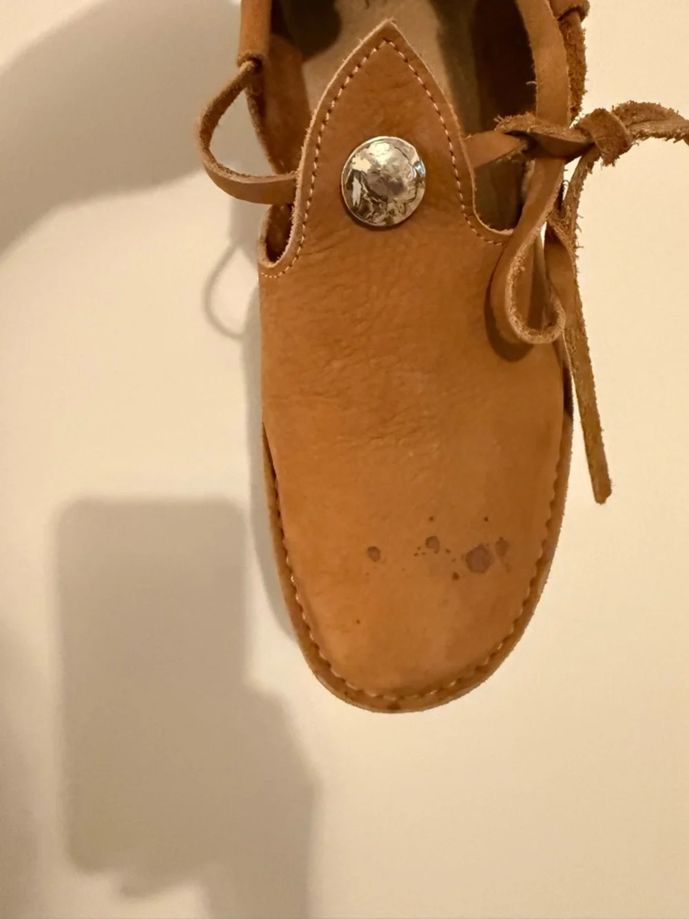BEAUTIFUL! Wild Soles Suede Leather Moccasin Shoe w/Buffalo Head Nickel Button - Picture 9 of 9